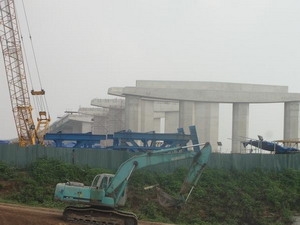 Đảm bảo tiến độ đường nối cầu Nhật Tân-Nội Bài